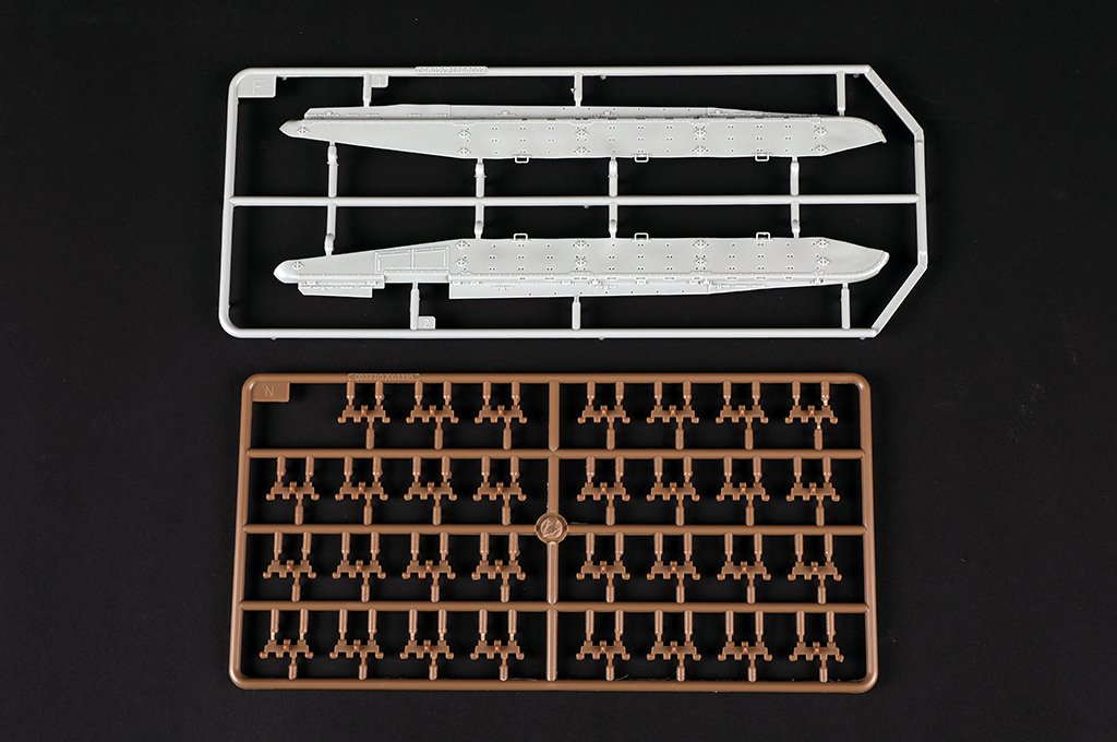 Trumpeter 09602 Soviet T-72 Ural with Kontakt-1 Reactive Armor 1/35 – immagine 16
