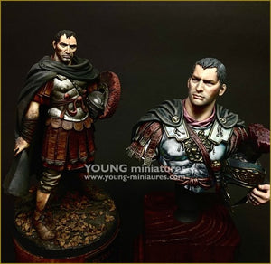 Young Miniatures YH1868 Roman Officer 1/10 – image 9