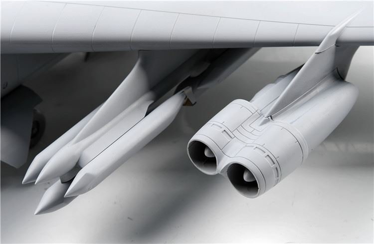 Modelcollect UA72200 B-52H U.S. Stratofortress strategic Bomber 1/72 – immagine 17