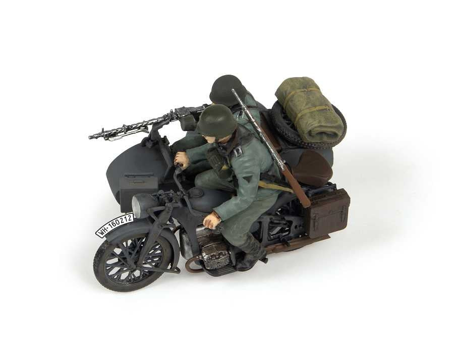 Zvezda 3717 German Motocycle Zündapp K800 with sidecar and crew 1/35 – immagine 4