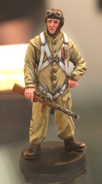 ToRo Model 35F104 Wrzesień 1939 - Polski Spadochroniarz z PM Mors / September 1939 - Polish Paratrooper with Mors machine gun 1/35 – imagen 3