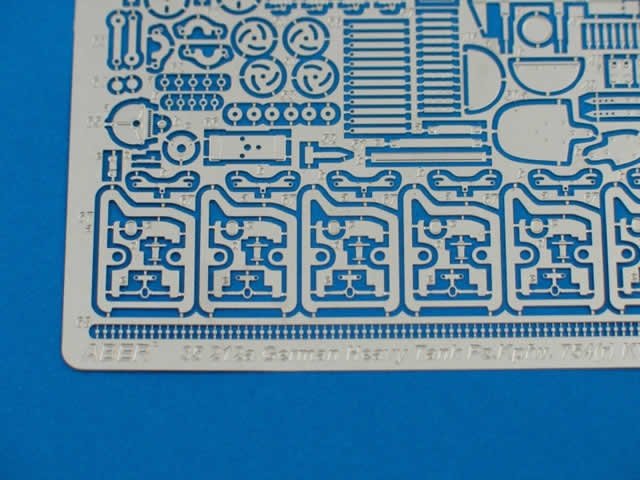 Aber 35212 German heavy tank Pz.Kpfw. 754(r) KV-2 - vol.1 - basic set 1/35 – Bild 3