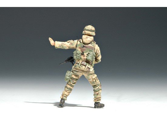 Trumpeter 00410 US101st Airborne Division Crew 1/35 – immagine 6