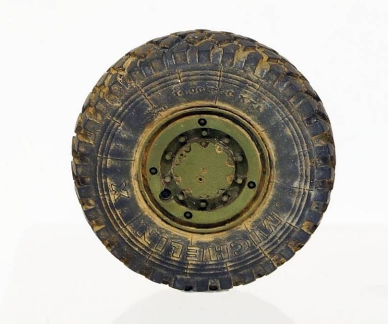 Panzer Art RE35-489 SPz 2 “Luchs” road wheels (Michelin XZL pattern) 1/35 – immagine 2