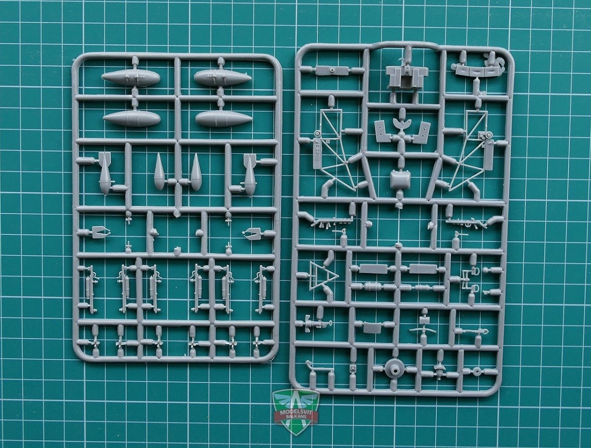 Modelsvit 4802 Yak-1 Soviet fighter on skis 1/48 – imagen 3