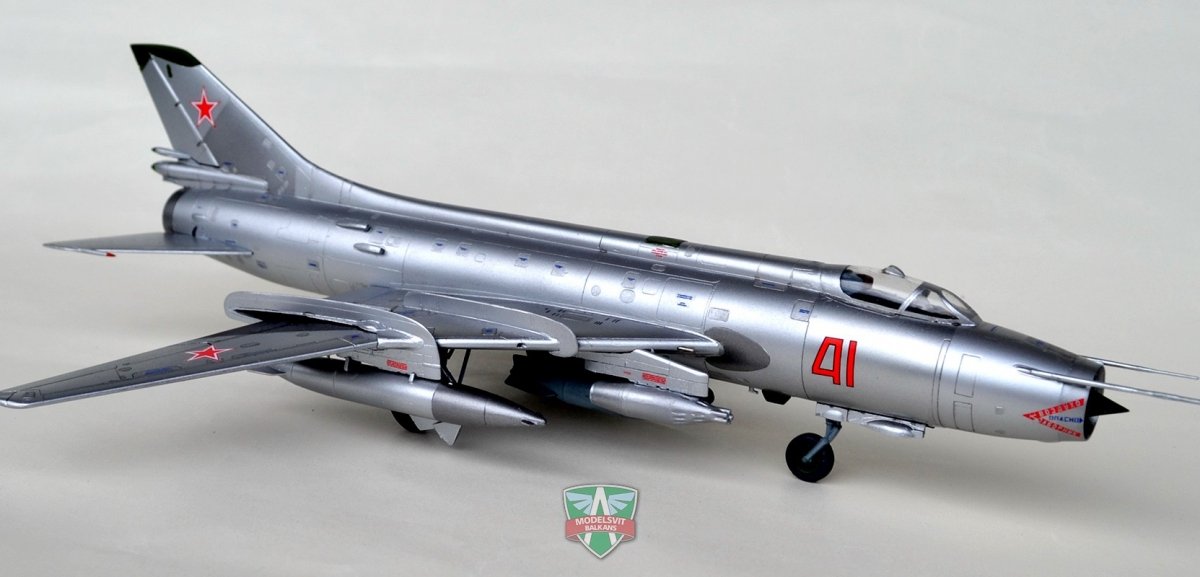 Modelsvit 72011 Sukhoi Su-17M Chasseur multirôle 1/72 – image 2