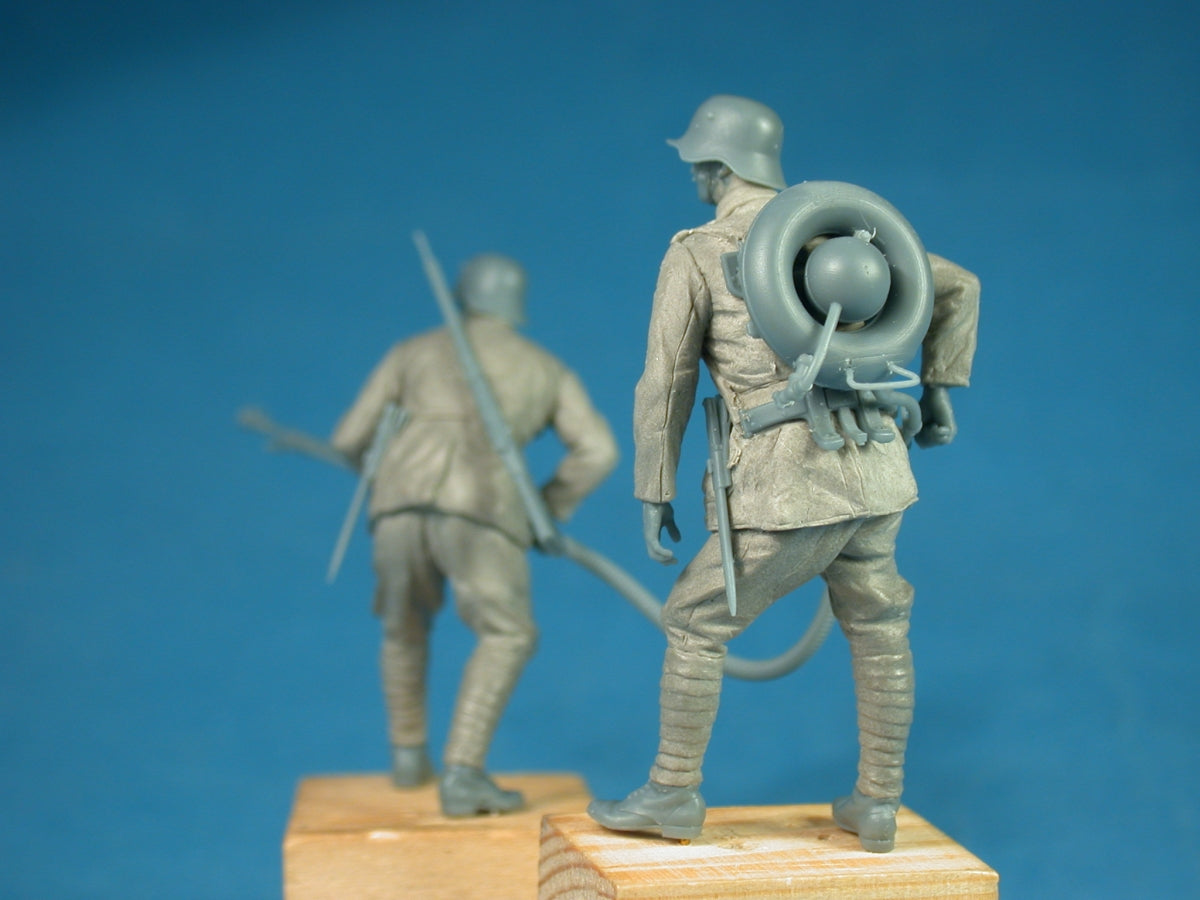 Copper State Models F35-045 German Freikorps flamethrower squad 1/35 – image 3