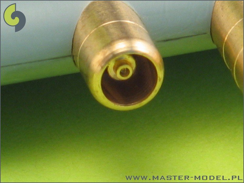Master AM-32-020 Supermarine Spitfire E wing late - Hispano 20mm &amp;amp; .50cal in fairings 1/32 – Bild 5