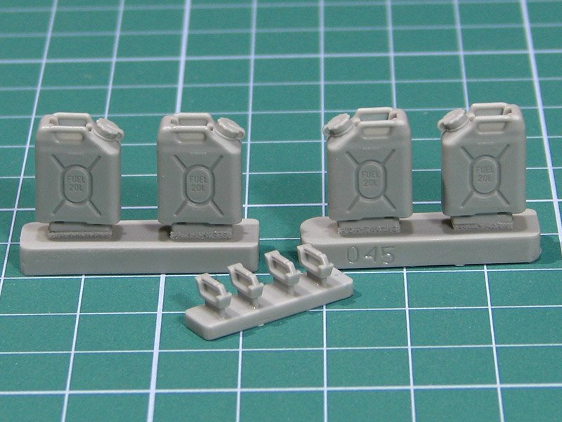 EUREKA XXL E-045 US Military Fuel Canisters 1/35 – immagine 6