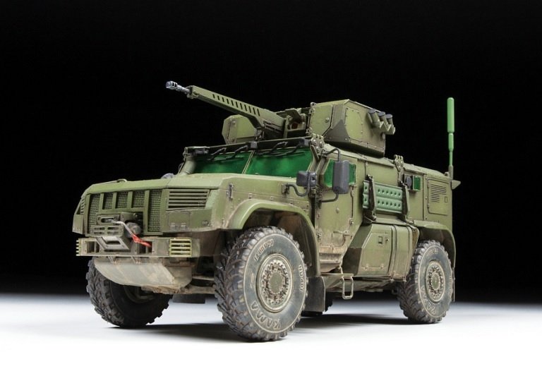 Zvezda 3648 Typhoon VDV 4x4 K-4386 1/35 – immagine 3
