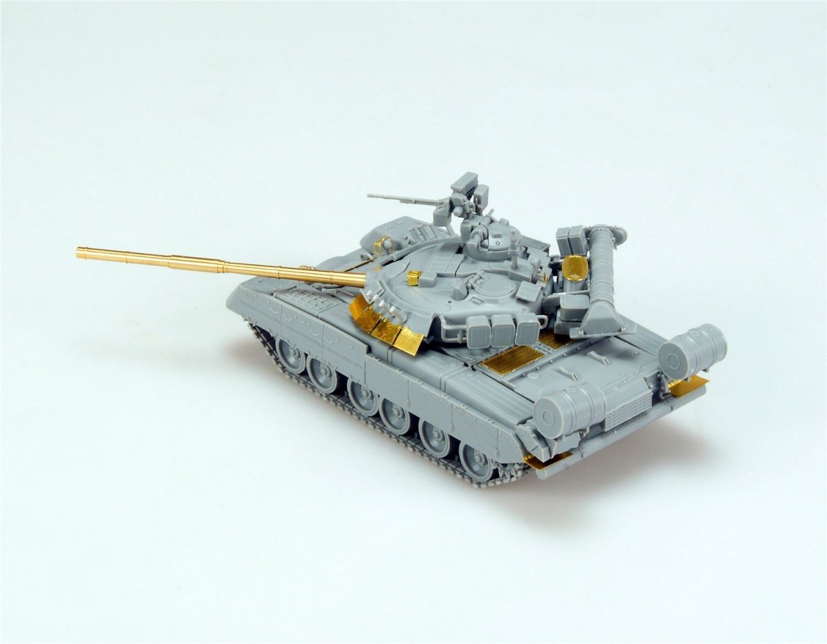 Modelcollect UA72061 Russian T-80UE-1 Main Battle Tank 1/72 – Bild 3