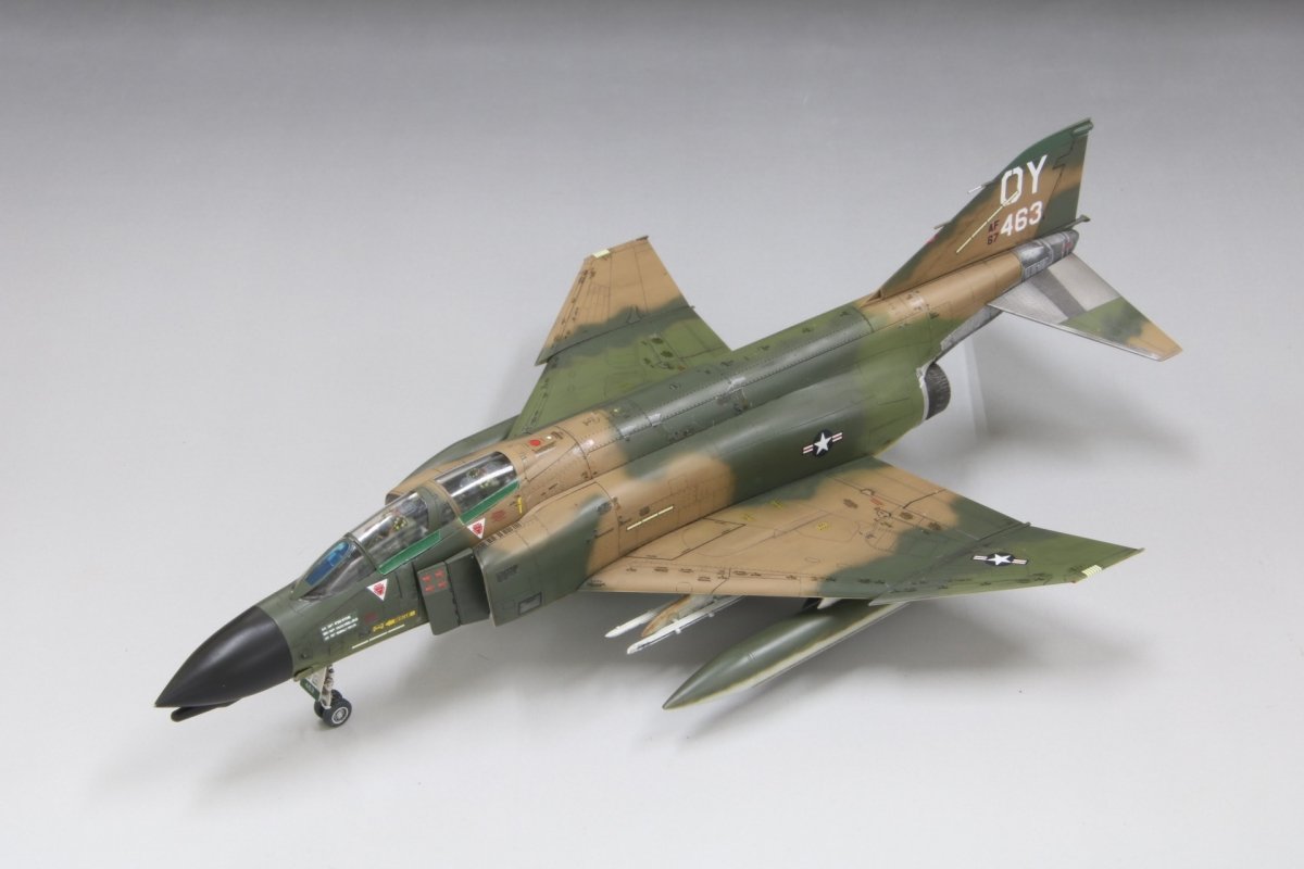 Fine Molds FP47S U.S. AIR FORCE F-4D Jet Fighter The First MiG Ace 1/72 – imagen 4