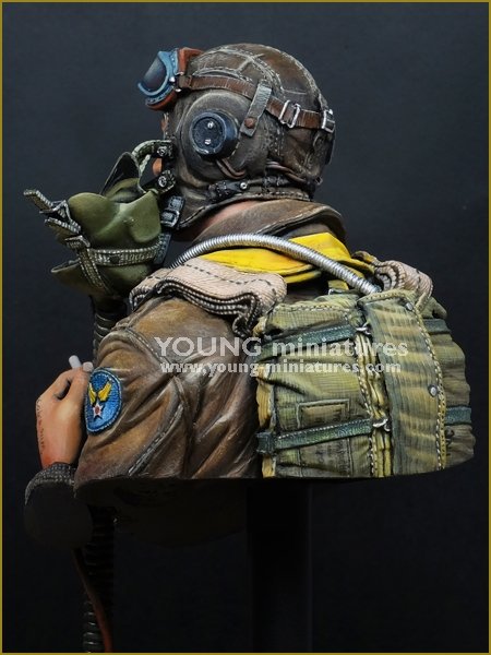 Young Miniatures YM1856 Pilote de chasse USAAF 1944 1/10 – image 5