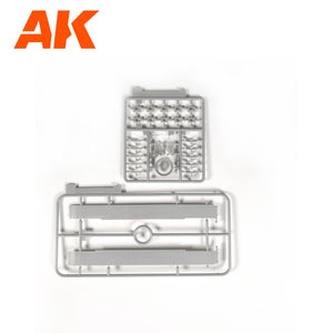 AK Interactive AK35504-B PZ.KPFW.IV AUSF.D AFRIKA KORPS + 5 FIGURES GERMAN TANK CREW AFRIKA KORPS 1/35 – immagine 16