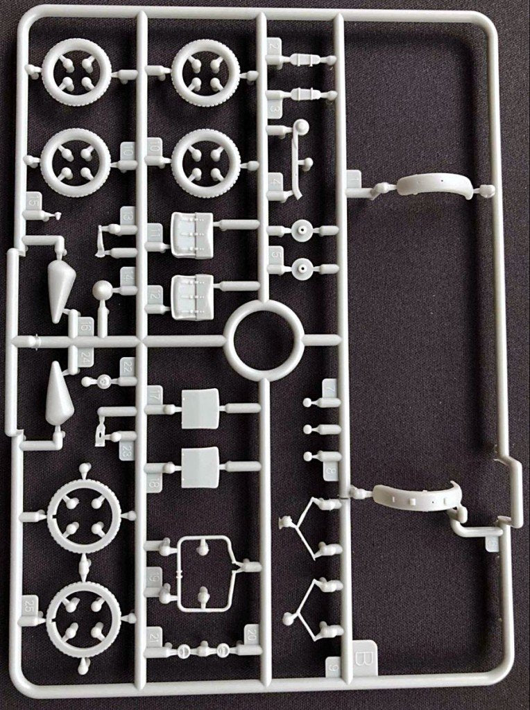 Thunder Model 35003 US Military Motorcycle Indian 741B 1/35 – immagine 9