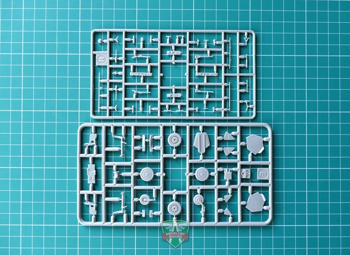 Maquette Modelsvit 72017 Sukhoi Su-17 Première version 1/72 – image 4