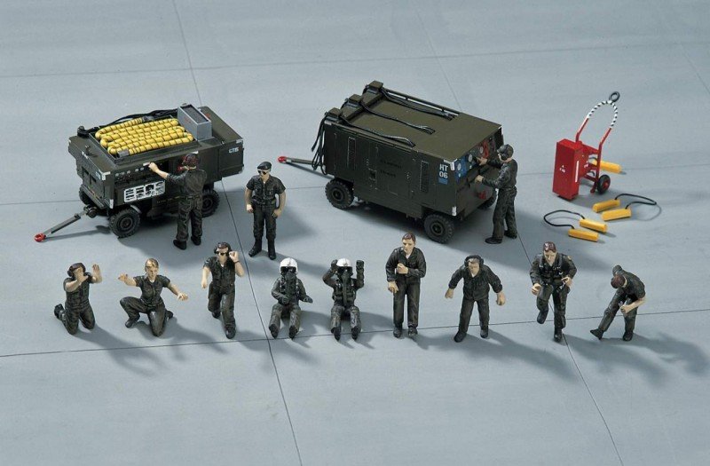 Hasegawa X48-4 US Ground Crew Set A 1/48 – image 2