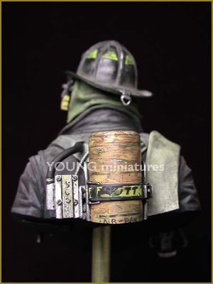 Young Miniatures YC1801 FIRE FIGHTER 1/10 – Bild 5