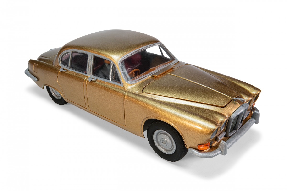 Airfix 03401V Jaguar 420 1/32 – imagen 2