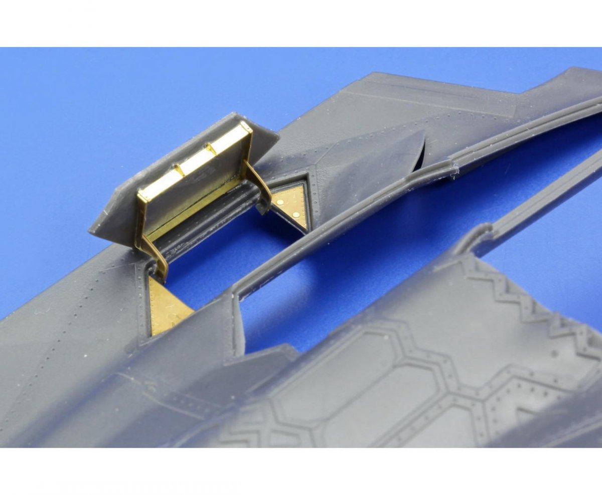 Eduard 48792 F-35B exterior KITTY HAWK 1/48 – immagine 2