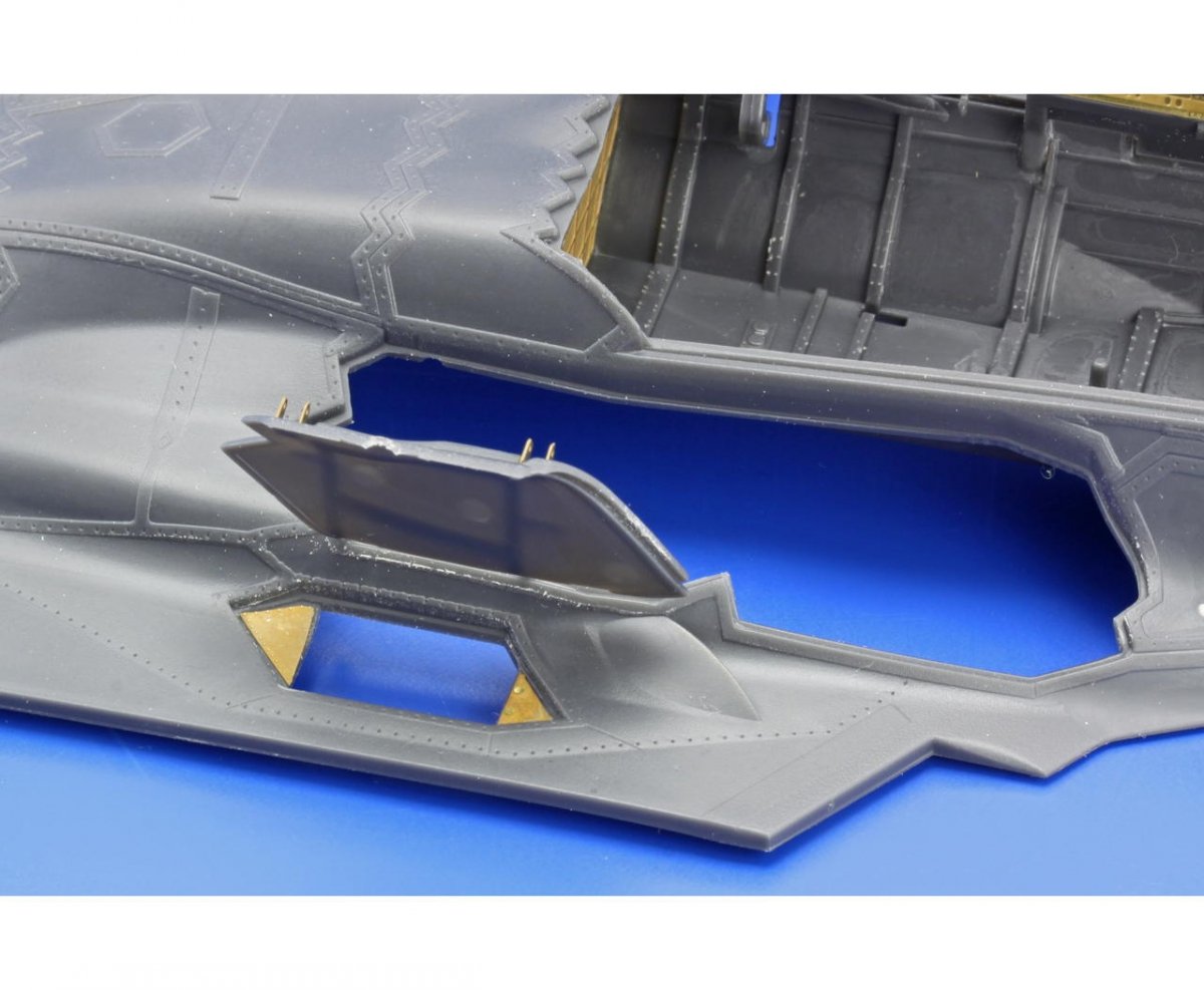 Eduard 48792 F-35B exterior KITTY HAWK 1/48 – immagine 6