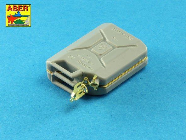 Aber 16158A German WW II 20L Jerry Can closings &amp;amp; 200L fuel drum covers (choice A) 1/16 – immagine 8