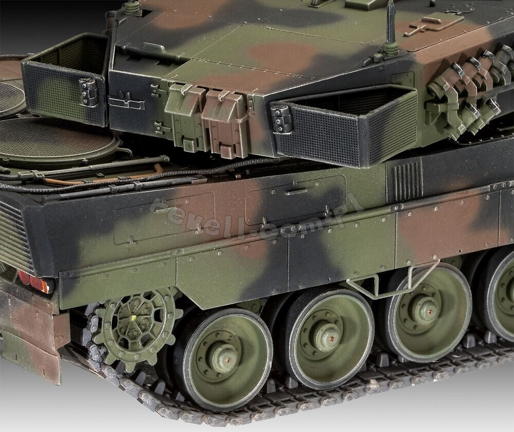 Revell 63281 Leopard 2A6/A6NL Model Set 1/35 – image 7