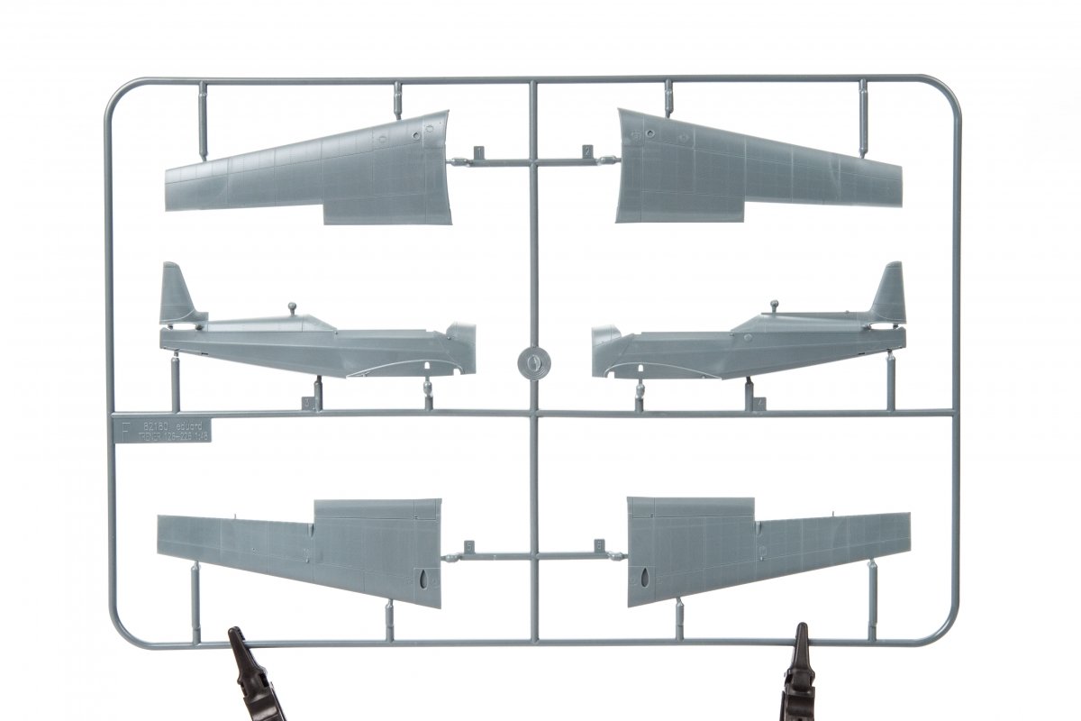Eduard 82181 Z-126 Trainer 1/48 – image 11