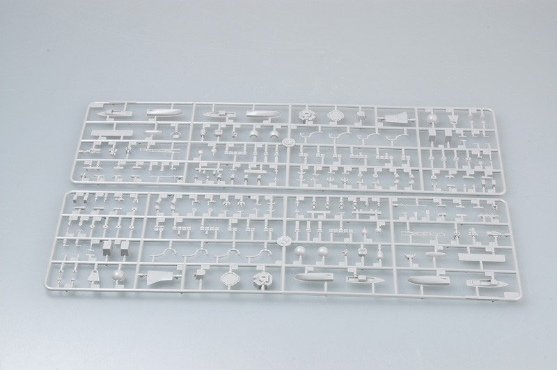Trumpeter 04522 Russian Cruiser Pyotr Velikiy 1/350 – zdjęcie 9