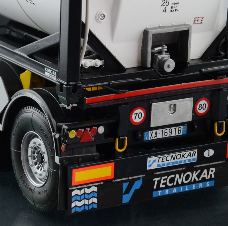 Italeri 3929 TECNOKAR TRAILER WITH 20 TANK 1/24 – imagen 15