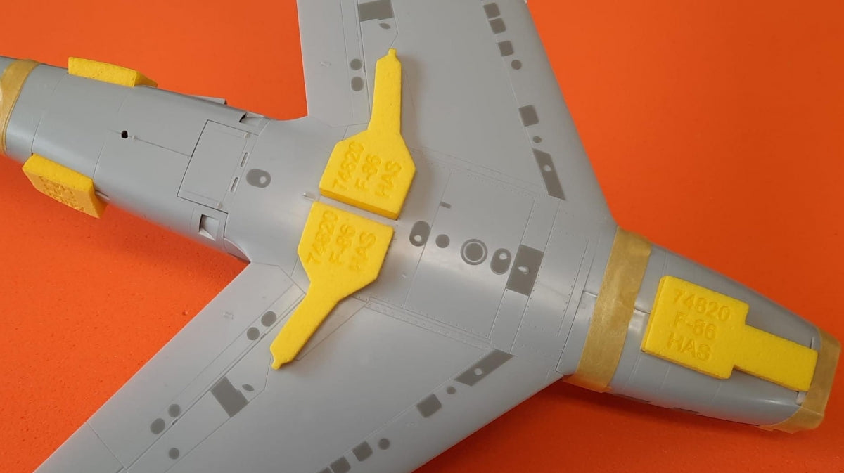 Omask 74820 F-86F Sabre wheel bay plugs (for Hasegawa) 1/48 – immagine 2