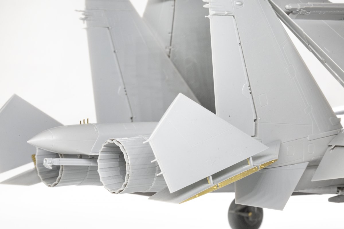 MiniBase 8001 SU-33 Flanker-D 1/48 – zdjęcie 19