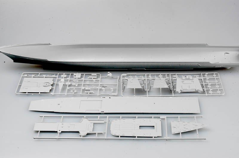 Trumpeter 04521 Russian cruiser Admiral Lazarev Ex-Frunze 1/350 – immagine 4