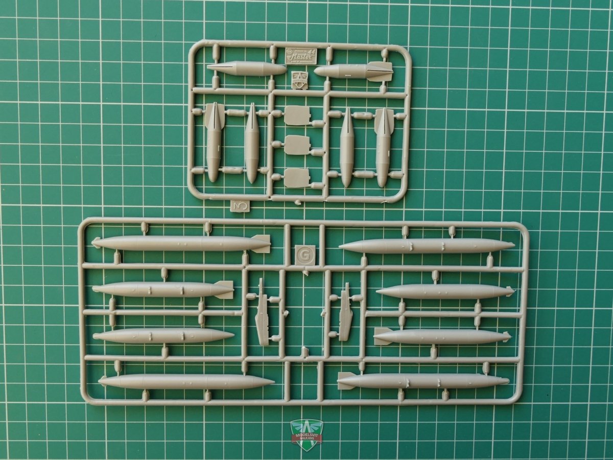 Modelsvit 72011 Sukhoi Su-17M Chasseur multirôle 1/72 – image 4