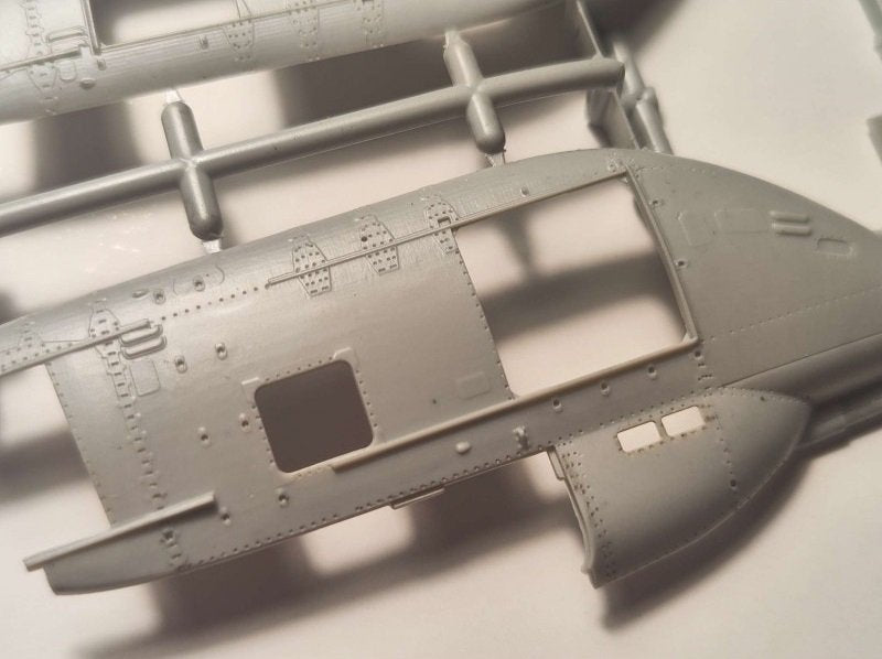 Answer AA72002 PZL W-3A Sokół TOPR Rescue Helicopter 1/72 – Bild 6