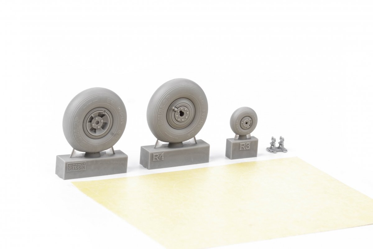 Eduard 632190 Hurricane Mk. II wheels REVELL 1/32 – immagine 4