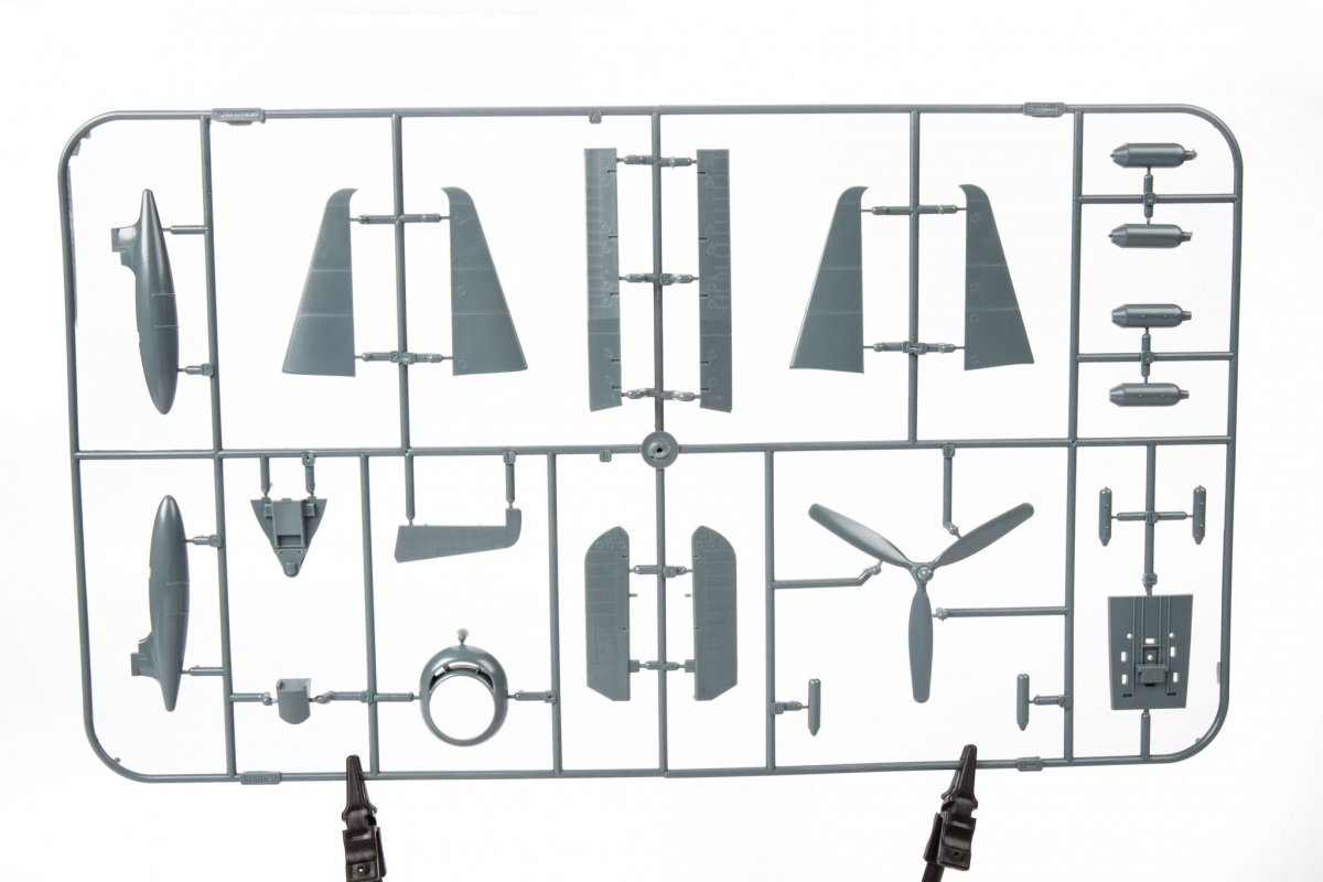 Eduard 8229 F6F-5 Hellcat late ProfiPACK edition 1/48 – Bild 10