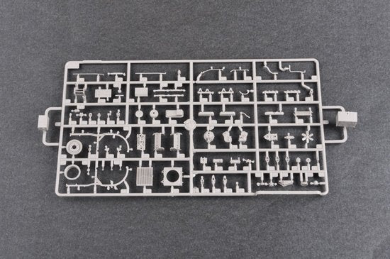 Trumpeter 01018 Russian GAZ-66 Oil Tanker – immagine 9