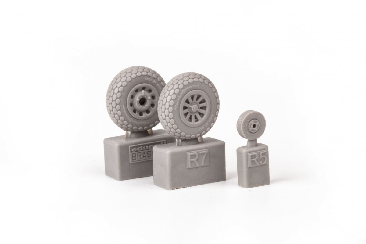 Eduard 672367 P-51D wheels oval tread EDUARD 1/72 – imagen 4