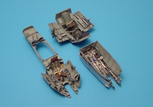Aires 4159 Me 410A cockpit set & gun bay 1/48 REVELL