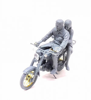 Gecko Models 35GM0127 60’~70&amp;#39;s Southern Vietnamese &amp;amp; Japanese SS50E Motorbike Set 1/35 – immagine 4