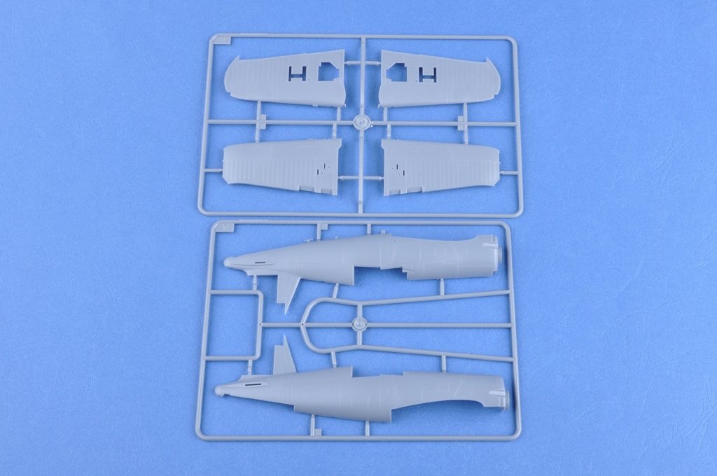 Hobby Boss 80392 F4U-7 Corsair 1/48 – Bild 5