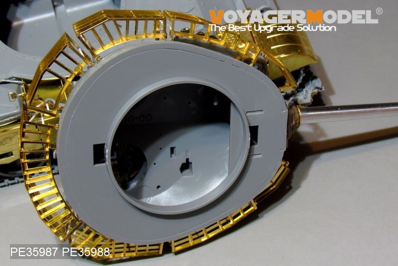 Voyager Model PE35987 Iraqi TYPE69 II Medium Tank Basic For TAKOM 2054 1/35 – Bild 15