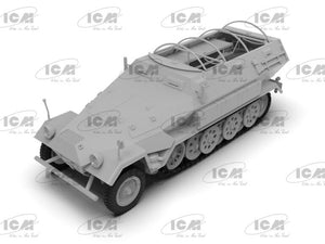 ICM 35113 Krankenpanzerwagen Sd.Kfz. 251/8 Ausf А, livery variant for the Eastern Front, 1941-42 1/35 – zdjęcie 2