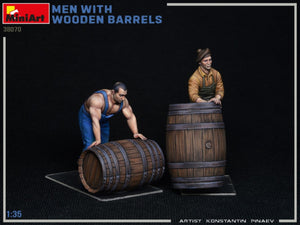 MiniArt 38070 MEN WITH WOODEN BARRELS 1/35 – imagen 3