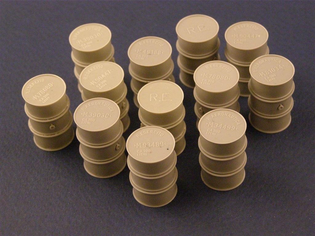 Panzer Art RE35-035 WWII Italian fuel drums (200L) 1/35 – imagen 2