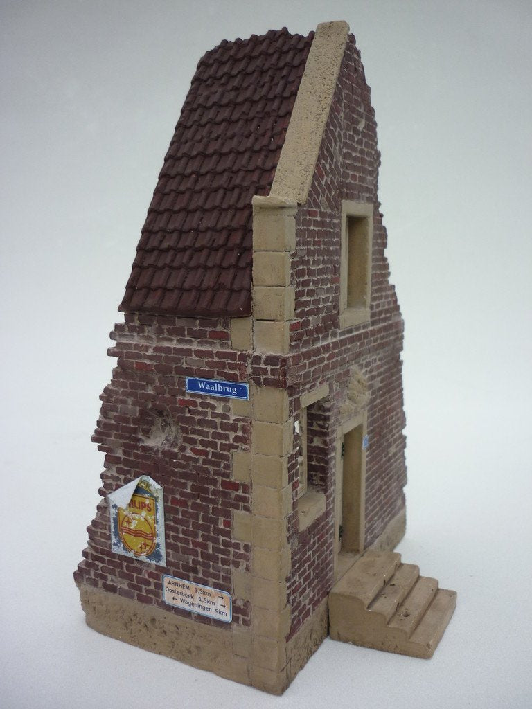 RT-Diorama 35194 House Corner 1/35 – zdjęcie 3