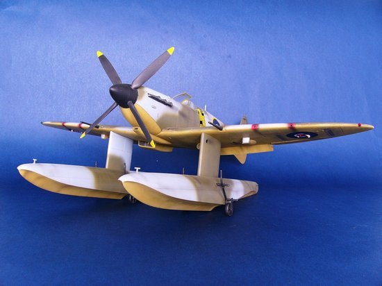 Trumpeter 02404 Spitfire Mk Vb Floatplane 1/24 – imagen 4