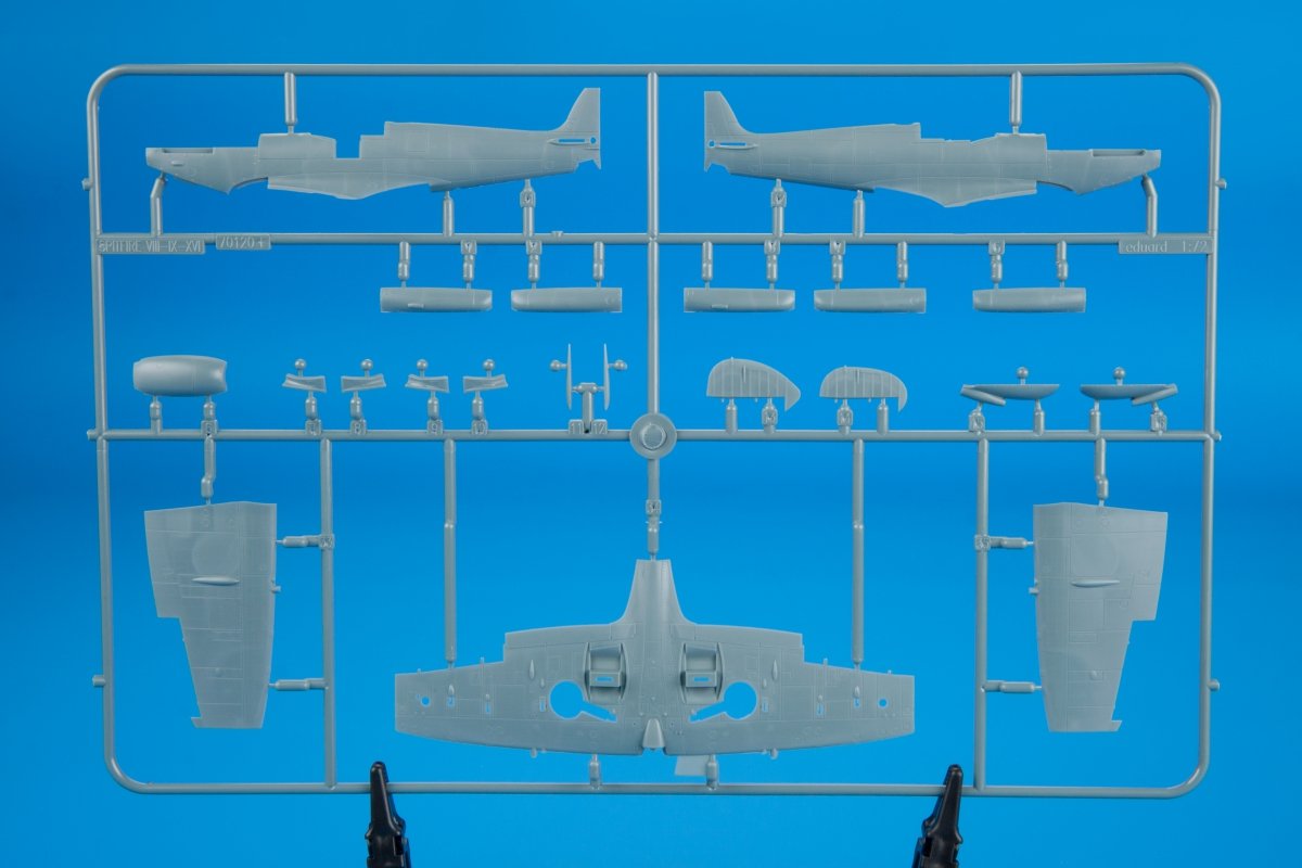 Eduard 70128 Spitfire Mk.VIII 1/72 – immagine 3