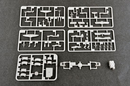 Trumpeter 05628 German Navy Aircraft Carrier DKM Peter Strasser 1/350 – immagine 6